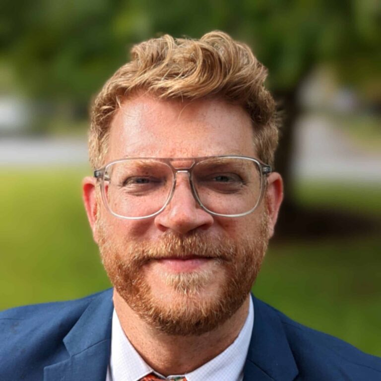 Home 8 Taylor-Headshot1-Sept2022